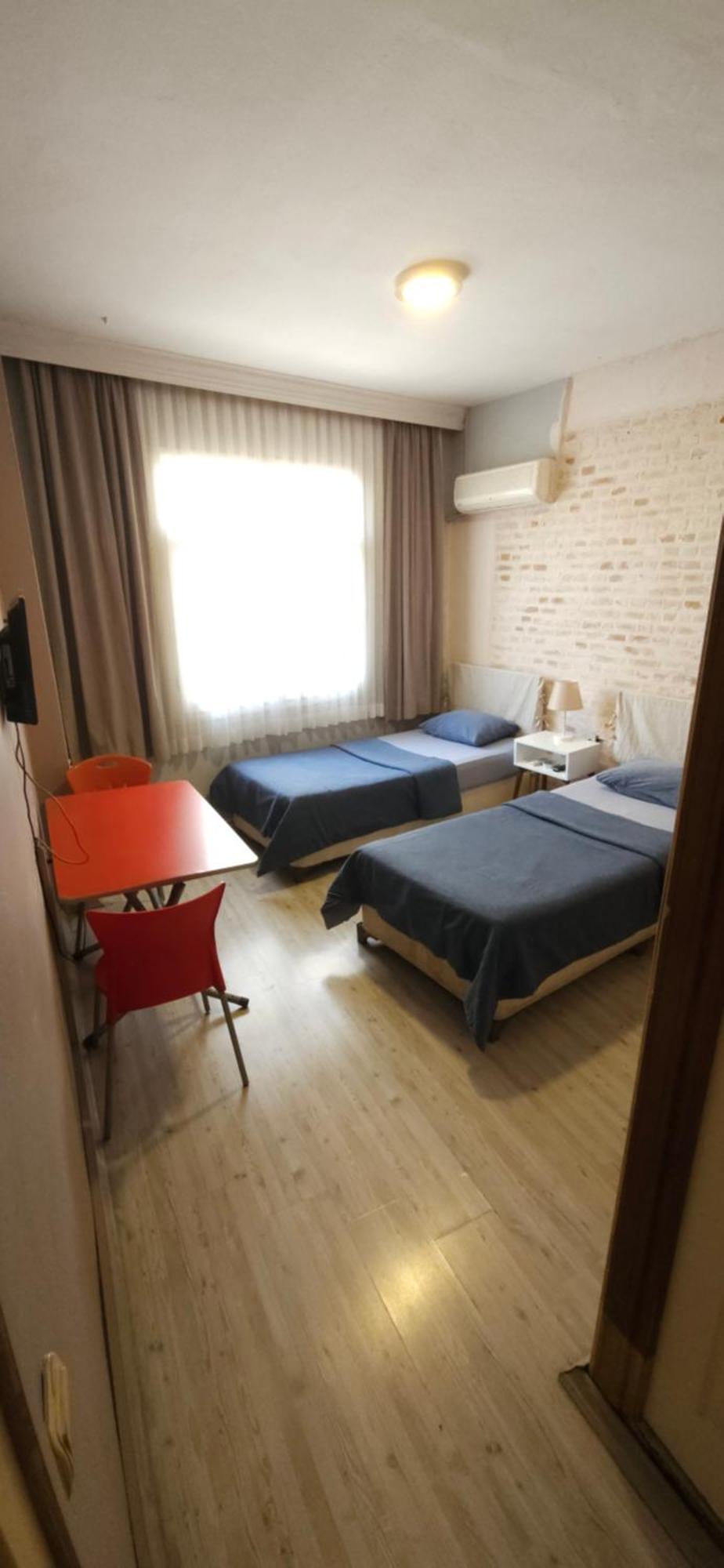 Uenver Hotel Adana Esterno foto