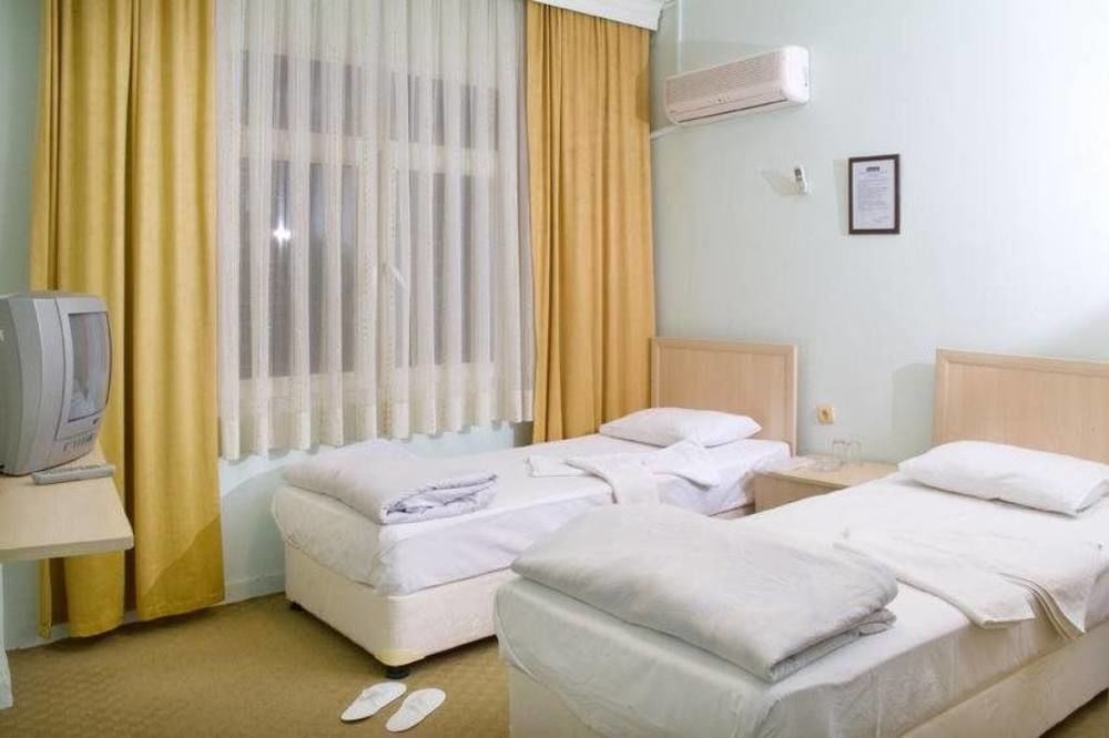 Uenver Hotel Adana Esterno foto