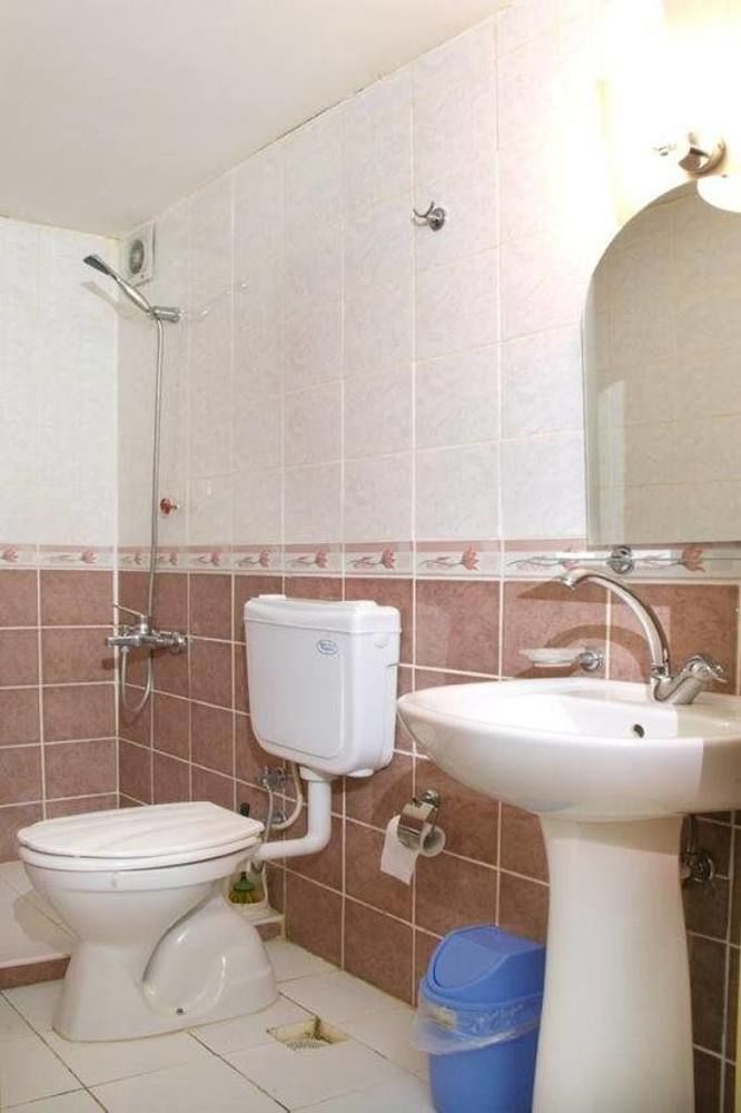 Uenver Hotel Adana Esterno foto